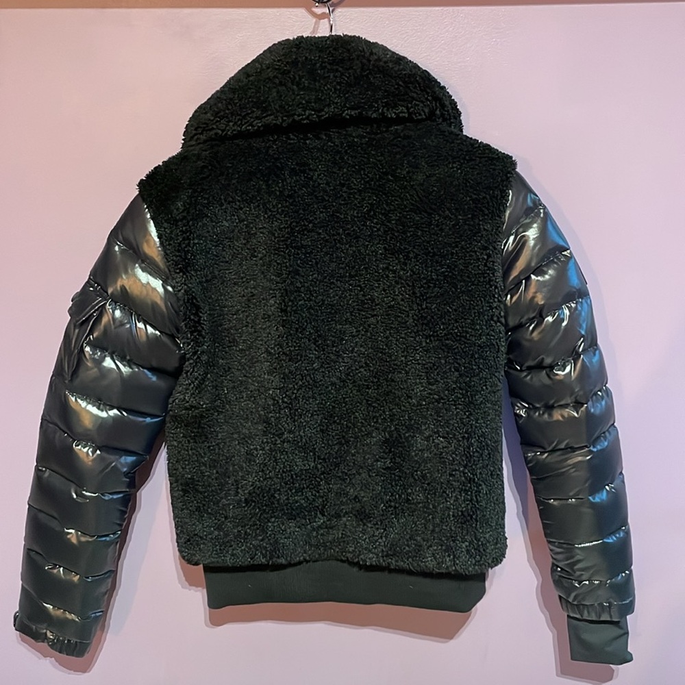 Sam. Jacket - Picture 4 of 4